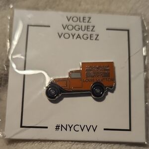 Louis Vouttion Pin